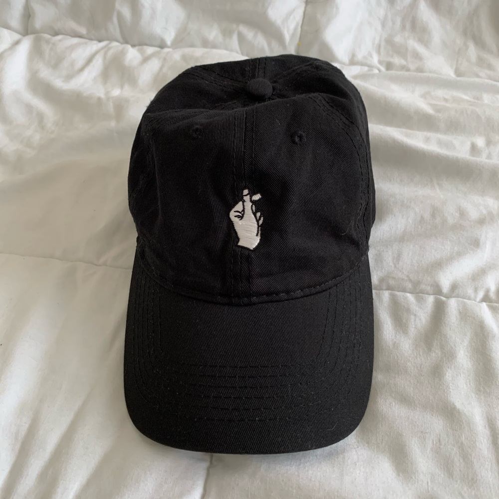SOLD Finger Heart Dad Baseball hat